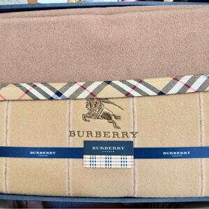 Burberry Wool‎ Blanket